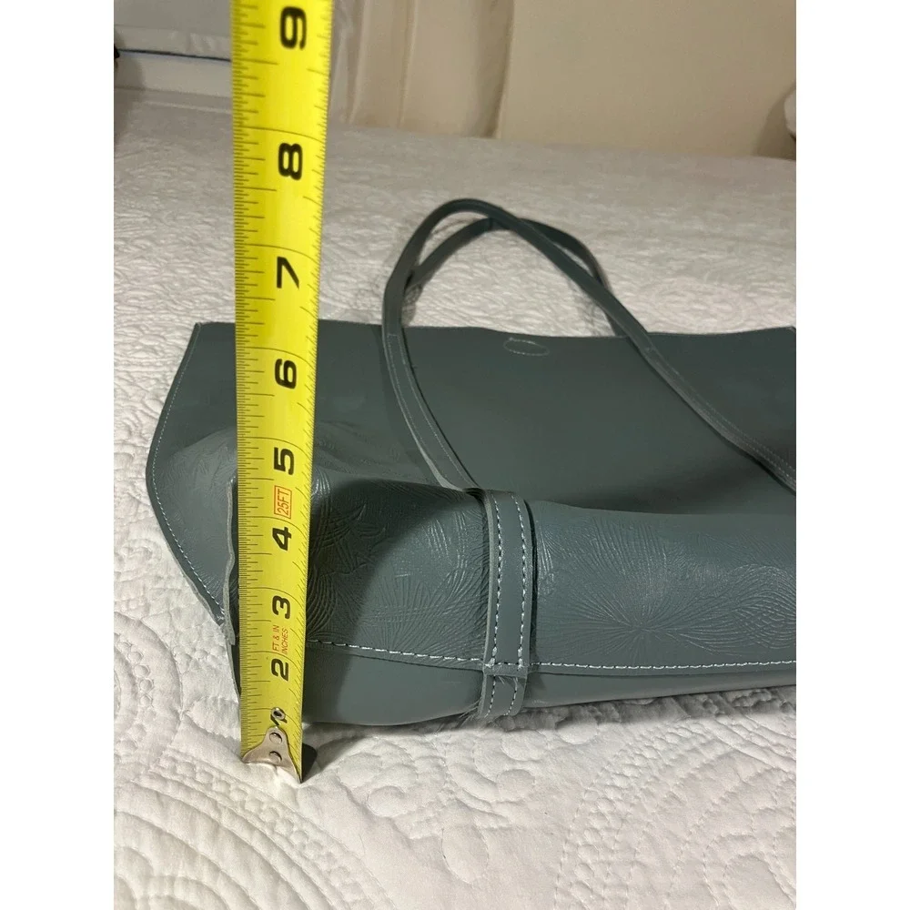 Mellow World  Vegan Leather Shoulder Purse Tote Bag w/Wristlet Women's Gray Chic